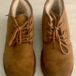 Men’s UGG, Size 11