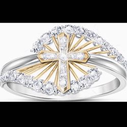 Beautiful Religious White Topaz Set In  925 SterlingSilver Radiant Cross Faith Breathtaking Ring 