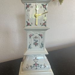 VTG:1988 Byron Molds Porcelain 11” Grandfather Mantel Clock Floral Designs Gold Tone accents
