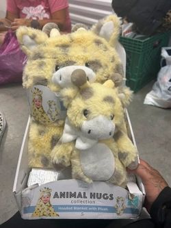 Animal Hugs Collection Giraffe Hooded Blanket with Plush
