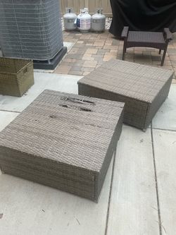 Free Outdoor patio furniture table