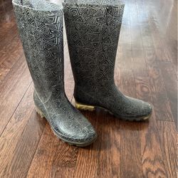 Toms Rain Boots Size 8