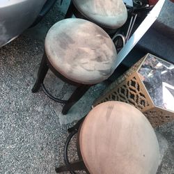 bar stools 