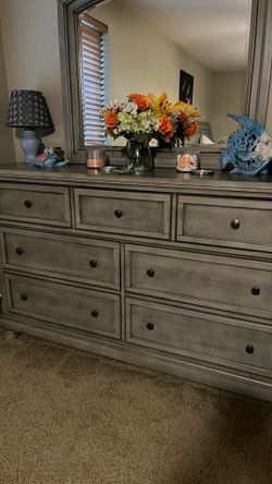 Bedroom set