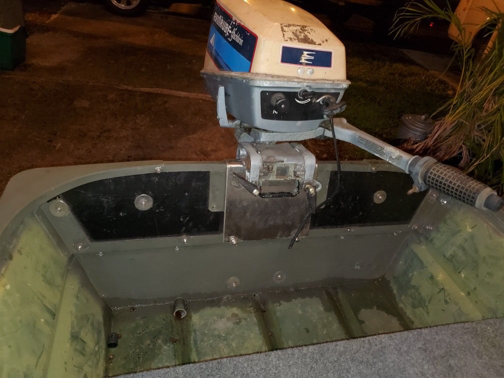 Delhi JON BOAT 1432 W CASTING DECK for Sale in West Palm Beach, FL