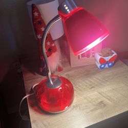 Desk Lamp (pink)