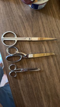 Set of scissors