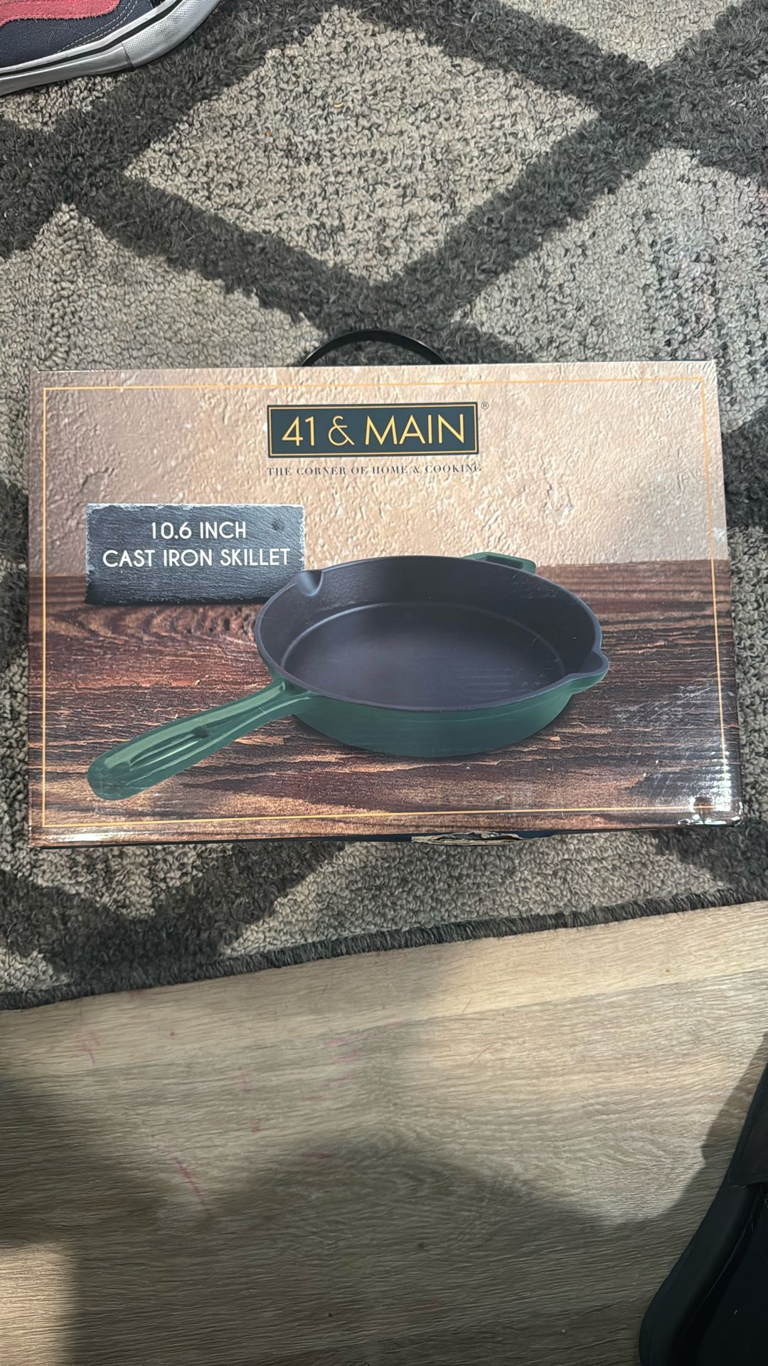 10.6 in cast iron skillet
