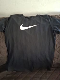 Girls Xl Nike shirt $3