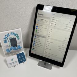 iPad 7th Gen 32gb Unlocked In Good Condition. Touch ID doesnt work, homebutton works fine