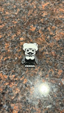 Disney Pin Clara Cluck