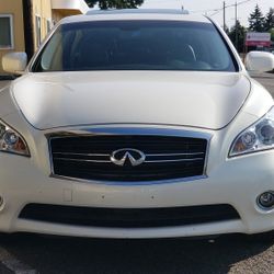 2011 Infiniti M37