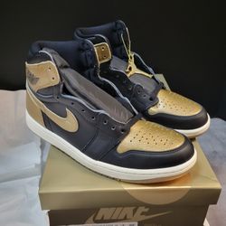 JORDAN 1 RETRO HIGH OG (9.5 US)