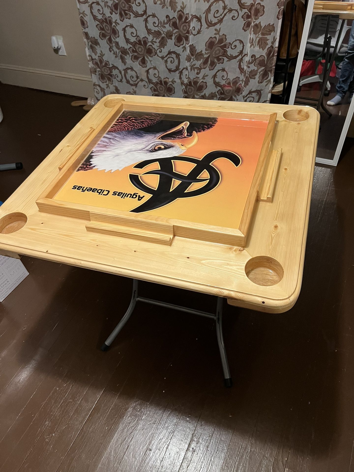 Mesa De Dominós De Venta/Dominoes Table For Sale