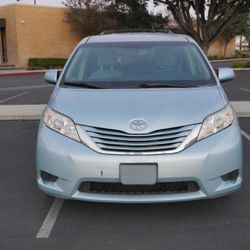 2015 Toyota Sienna LE