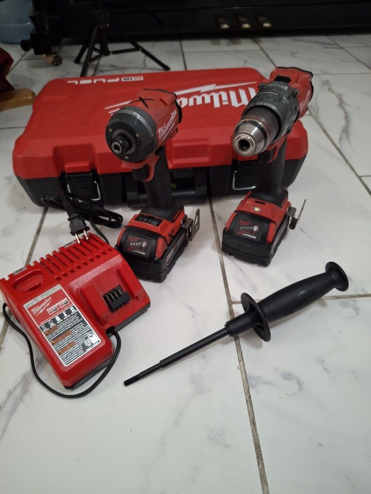 Milwaukee M18 FUEL Hammer Drill and Impact Driver 2-Tools Combo Kit 