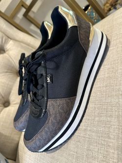 MK Women's Shoes / Size 9.5