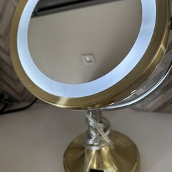 Magnifying LED Mirror With  USB Port, Makeup Mirror, Vanity Mirror