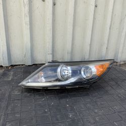 2011 2012 2013 Kia Sportage Headlight Headlamp Left Driver Side LH Used OEM ORIGINAL  1 Missing Tab 