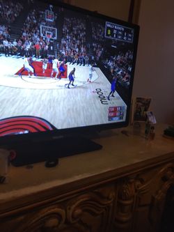 Xbox one w/ controller, NBA 2k17 and gta 5