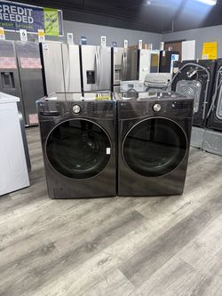 LG - 4.5 Cu Ft Smart Front Load Stackable Washer w/ Steam & 7.4 Cu Ft Smart Stackable Gas Dryer Set - Black Steel ‼️