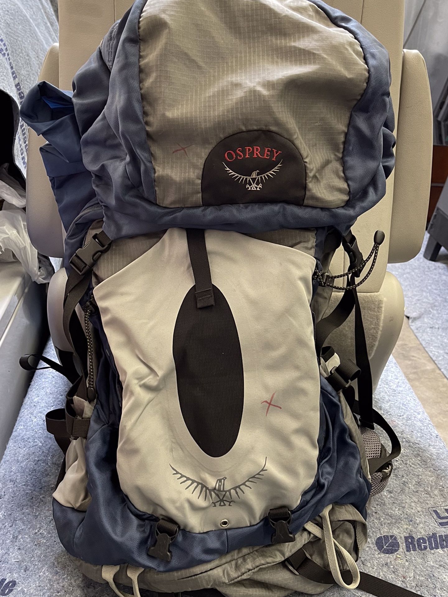 Osprey Atmos 65 Hiking Backpack In Very Good Condition