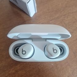 BEATS Studio Earpods NEW