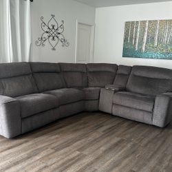 Sectional  Sofa With 2 Recliners 