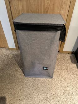 Laundry Hamper NEW w/removable Liner