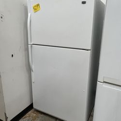 Maytag 33”wide Top Freezer Refrigerator In Great Condition