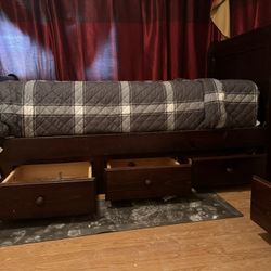 3 piece bedroom set twin size bed, dresser and night stand 