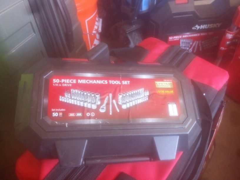 50 PIECE MECHANICS TOOL SET  1/4 IN DRIVE
