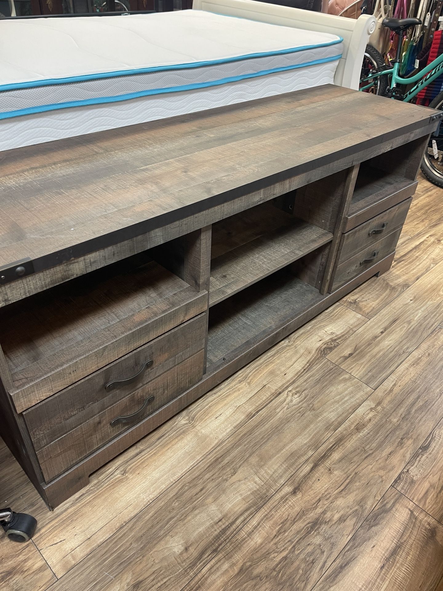 Credenza 