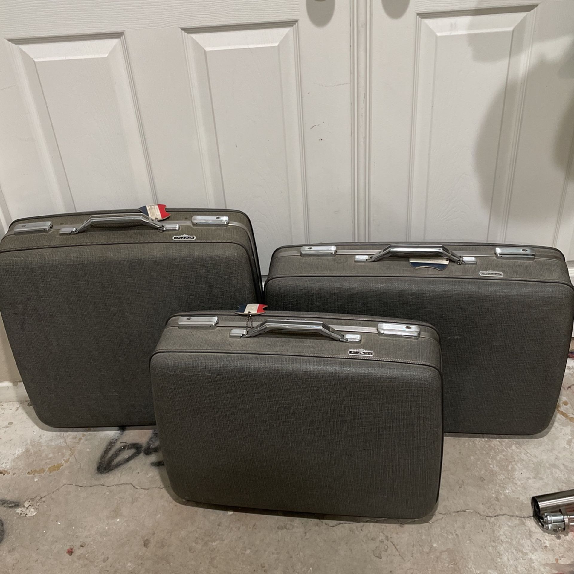 Vintage American Tourister Luggage Piece Set