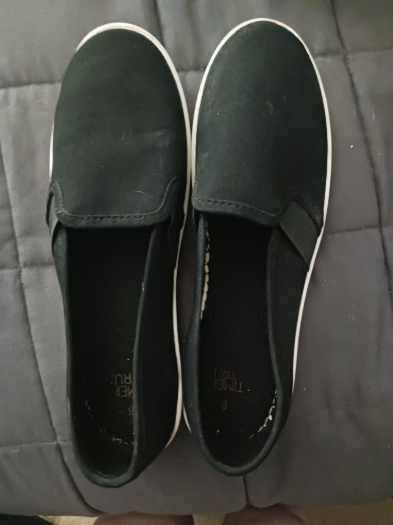 Time & Tru Black Flats - Size 8 - GUC