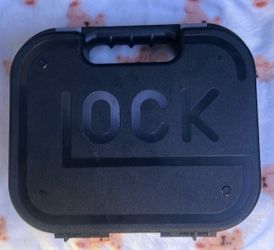 Cool case for toys (comes with Replica 17 gen 4)