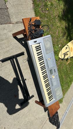 Yamaha portable grand DGX-205 piano keyboard