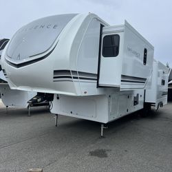 New 2024 INFLUENCE 3503GK by Grand Design
