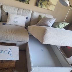 Sectional Couch (FREE Pillows!) Delivery Available 