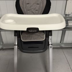 Selling GRACO High Chair with Wheels