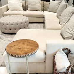Beautiful sectional couch 