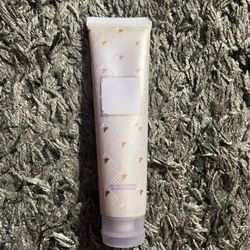 Ariana Grande Bath And Body Gel