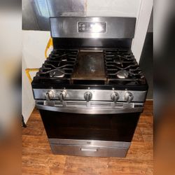 Insignia 30 In. Wide 4 Elements 5.3 Cu. Ft. Electric Range – Roosevelt, NY