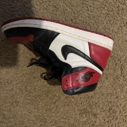 Jordan Retro 1 Bred  Toe Sz10