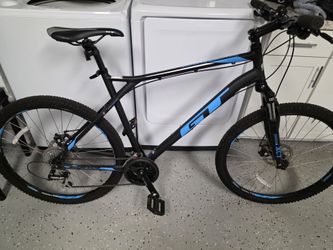 GT Aggressor Pro Mountain Bike (XL Frame)
