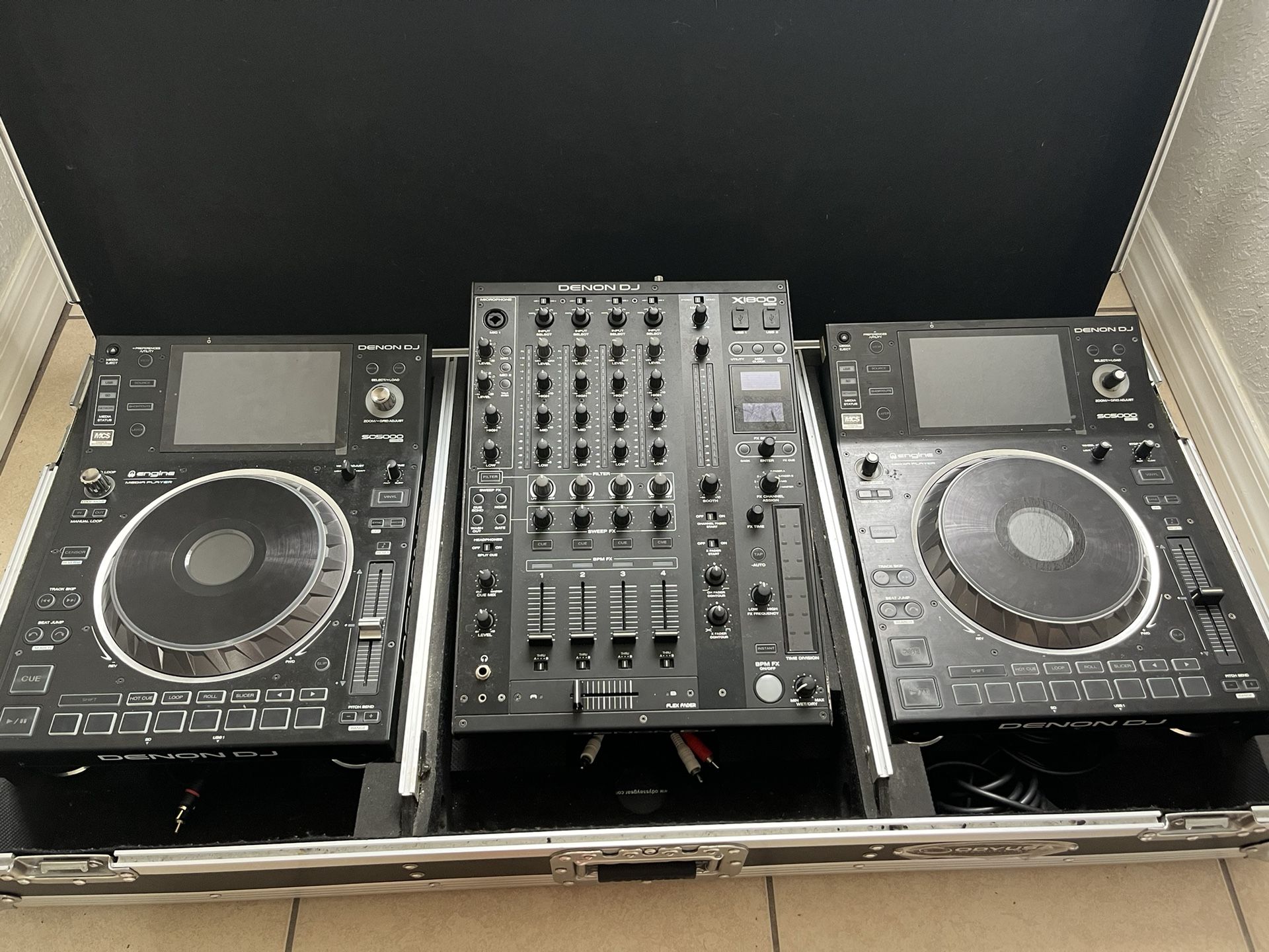 Denon DJ SC5000 turntables and X1800 Mixer Set