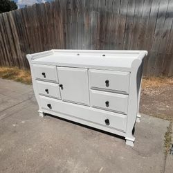Dresser 55”W x 21”D x 37”H