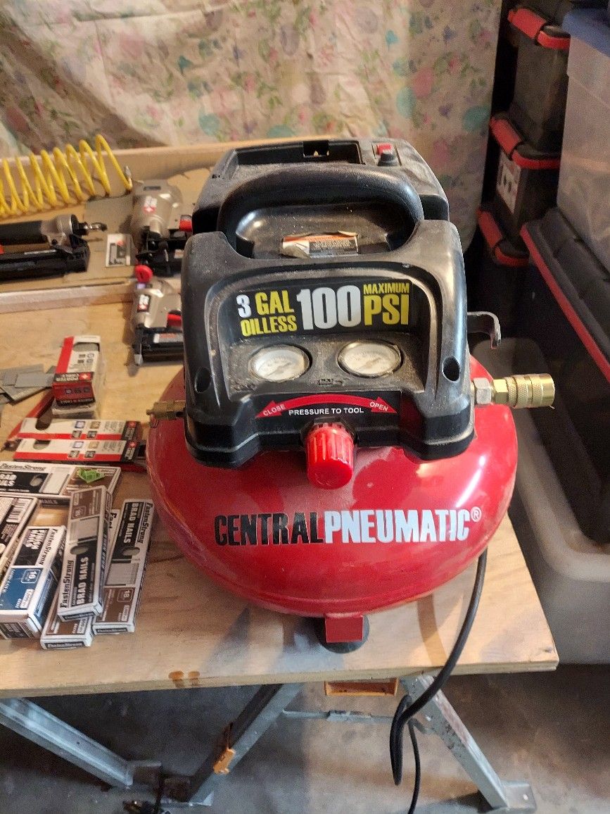 Is central mumatic air compressor 3 gallon oil list 100 maximum PSI