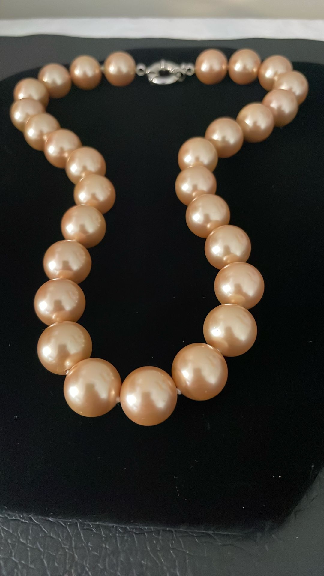 Glass Pearl Necklace 