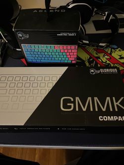 Glorious GMMK Keyboard with Extra Key Caps